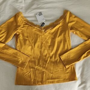 NWT Super Cute Top with Lace Detail